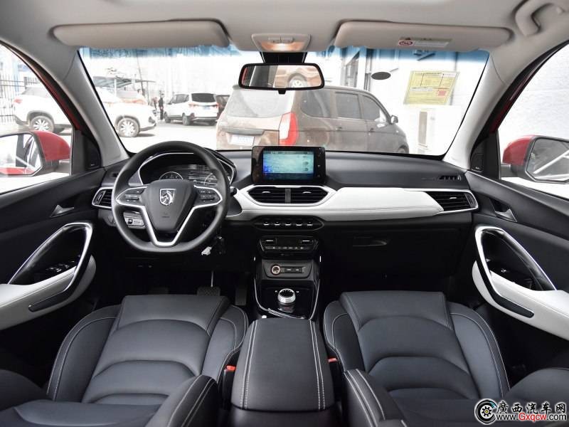 寶駿530車型 內(nèi)飾圖